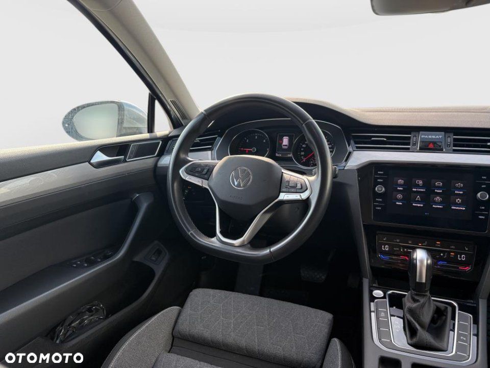 Volkswagen Passat - 16