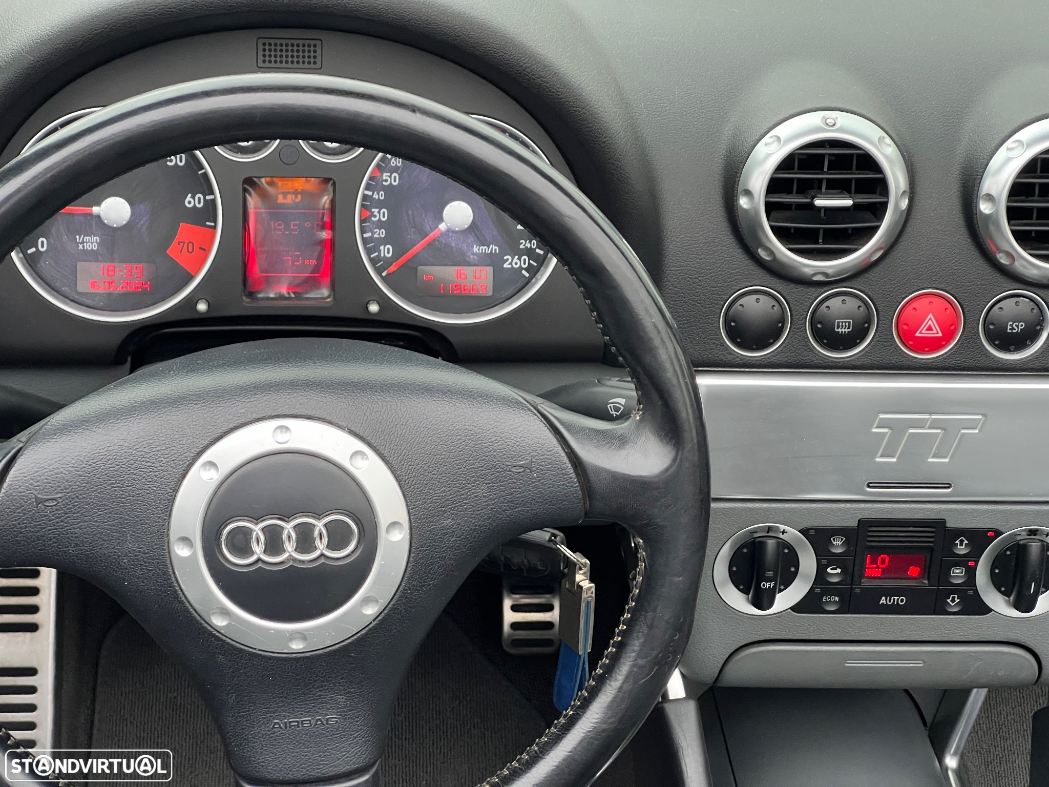 Audi TT Coupé 1.8 T quattro - 13