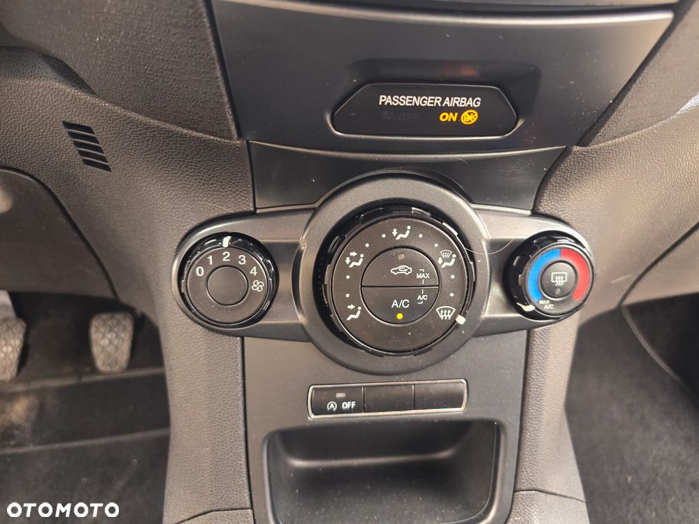 Ford Fiesta - 28