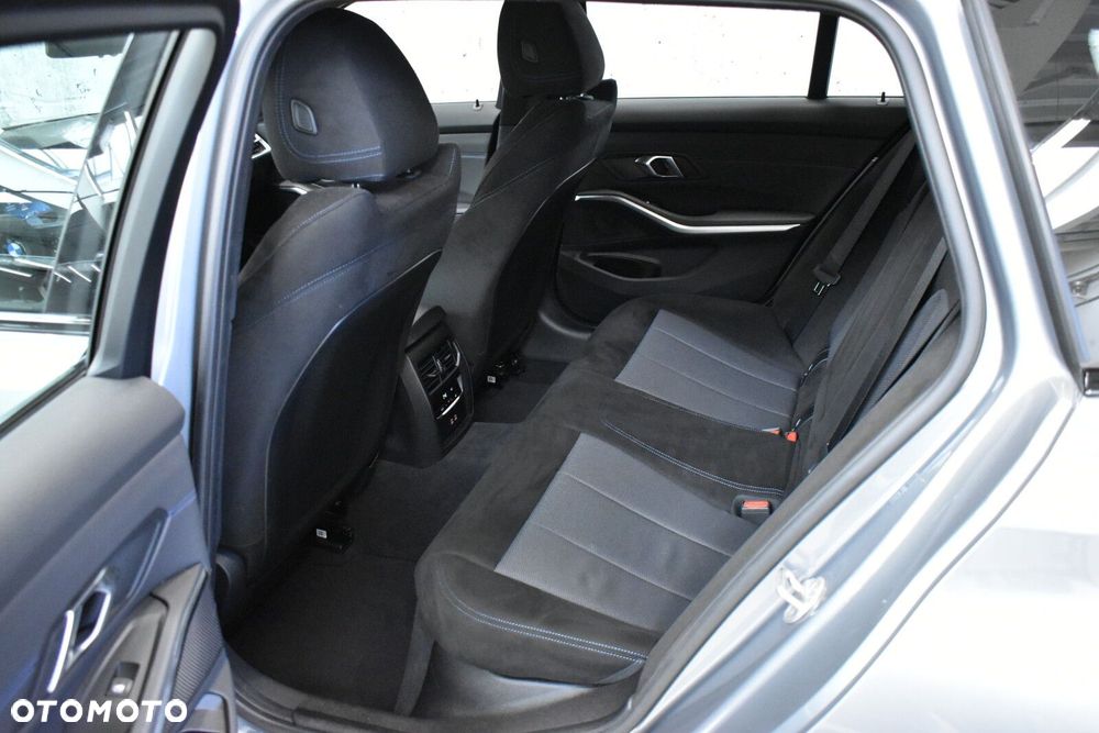 BMW Seria 3 - 22