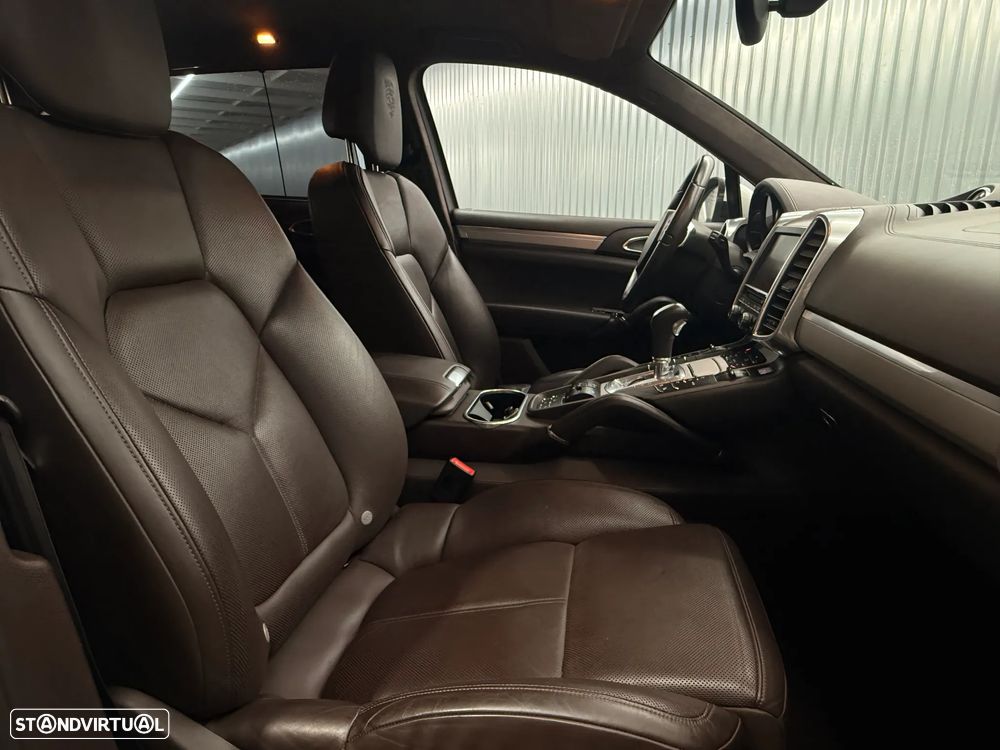 Porsche Cayenne S - 17