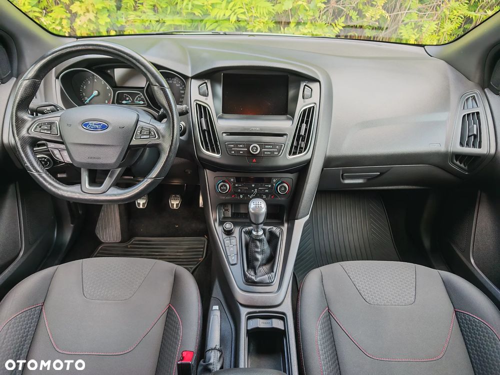 Ford Focus 1.5 EcoBoost ST-Line - 18