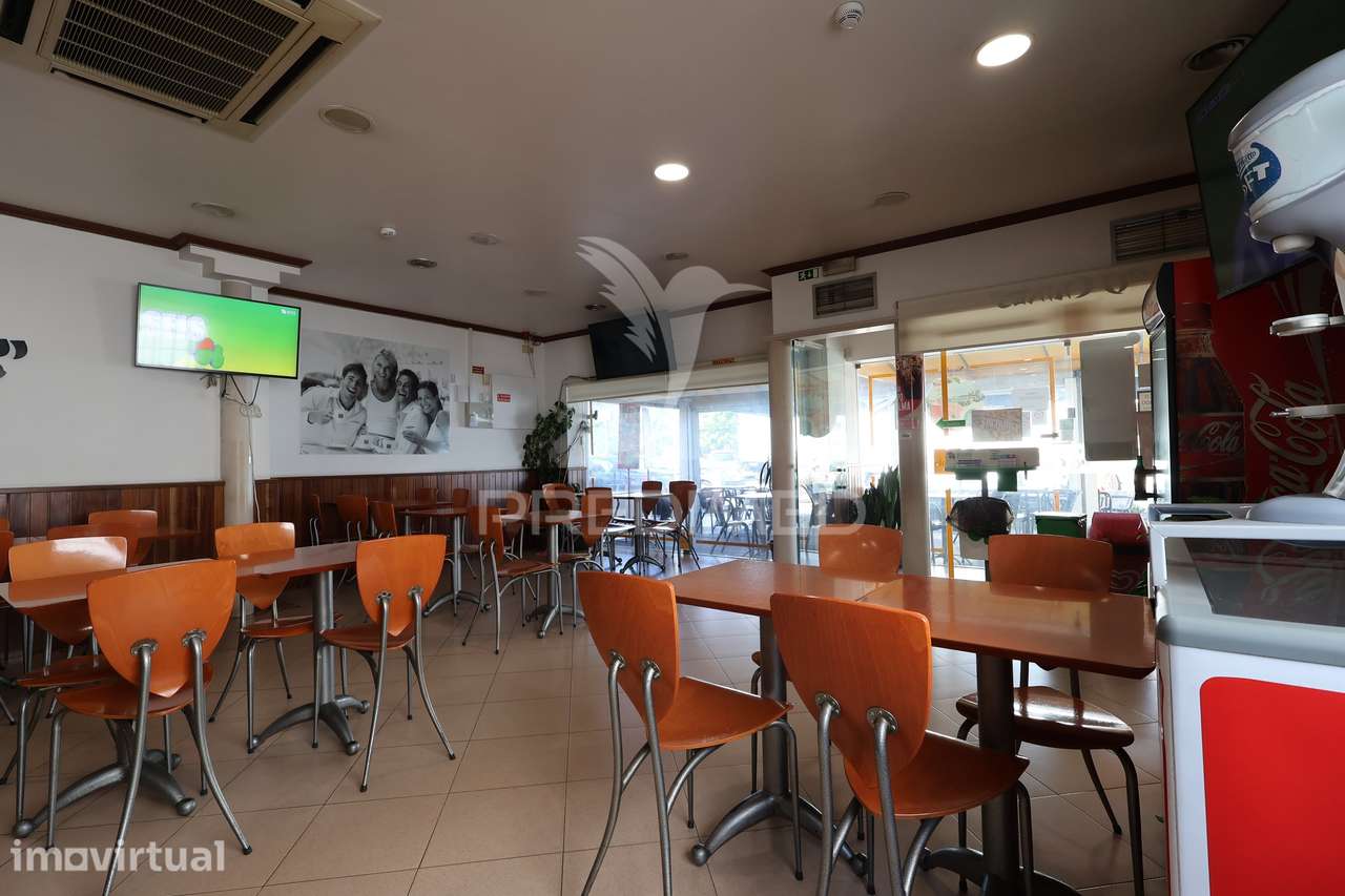 ESPAÇO COMERCIAL PARA TRESPASSE EM REGO D’ÁGUA | 170 m² | 450 €/MÊS - Grande imagem: 4/26