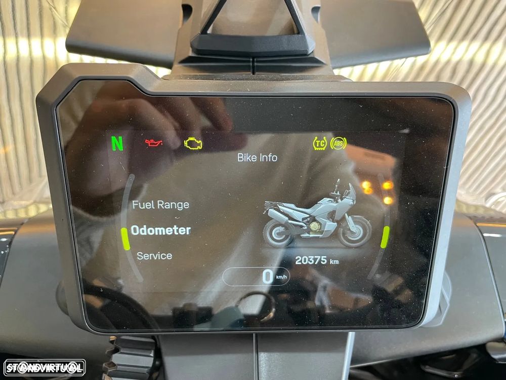 Husqvarna Norden 901 Expedition - 5