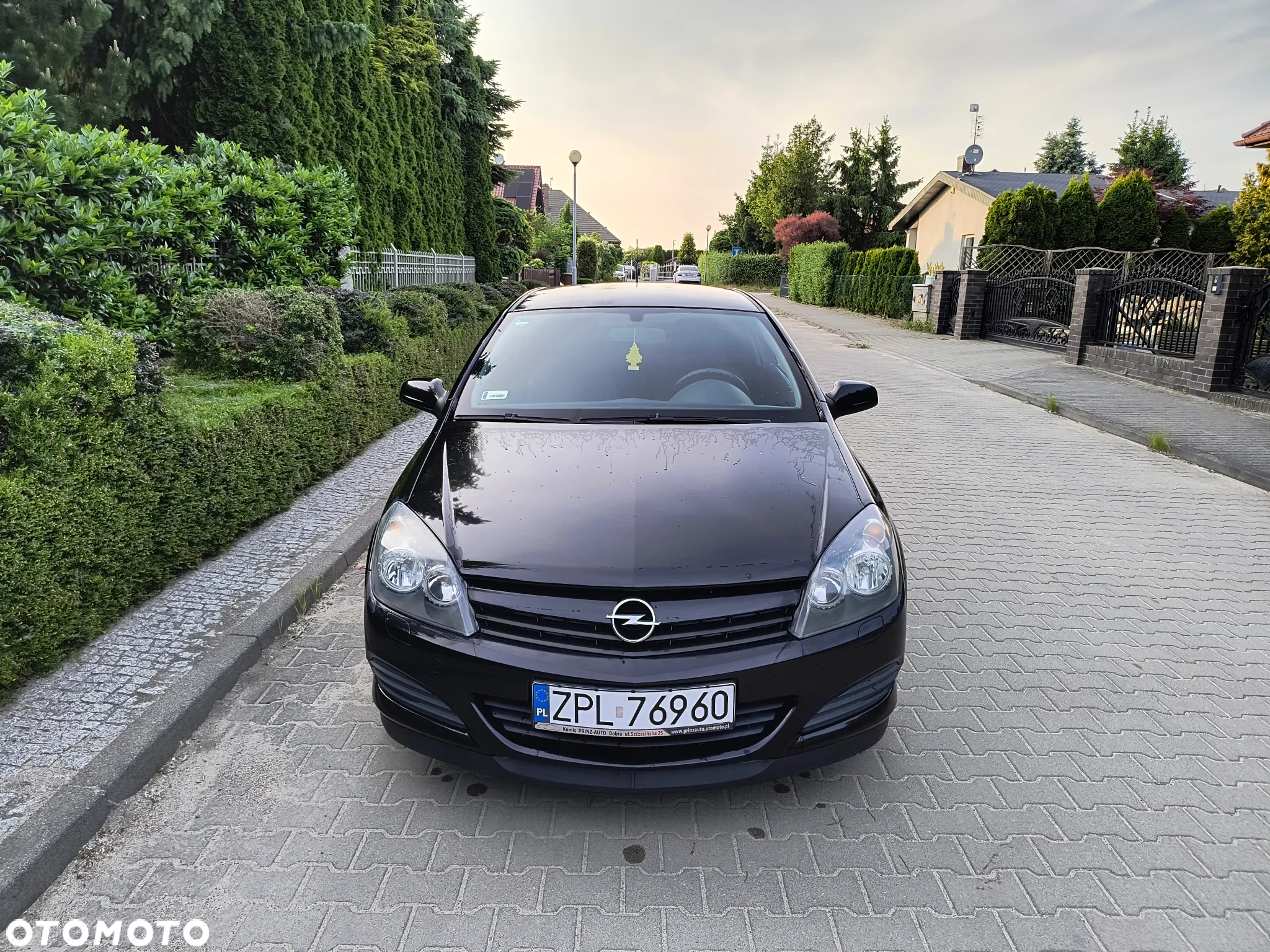 Opel Astra GTC 1.6 Sport - 16