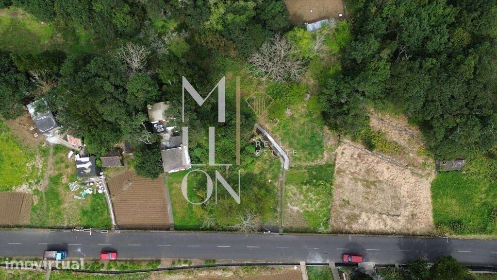 Terreno plano com 1200m2 no Chão da Ribeira – Seixal, com dois palheir - Grande imagem: 4/8