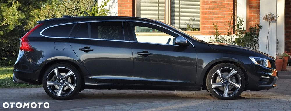 Volvo V60 D5 R-Design - 14