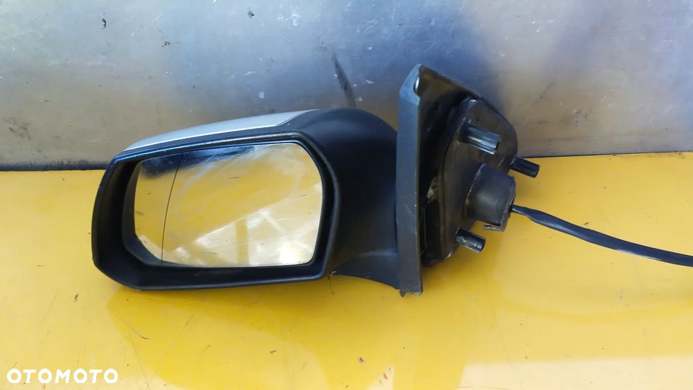Lusterko lewe  Ford Mondeo MK3  014119