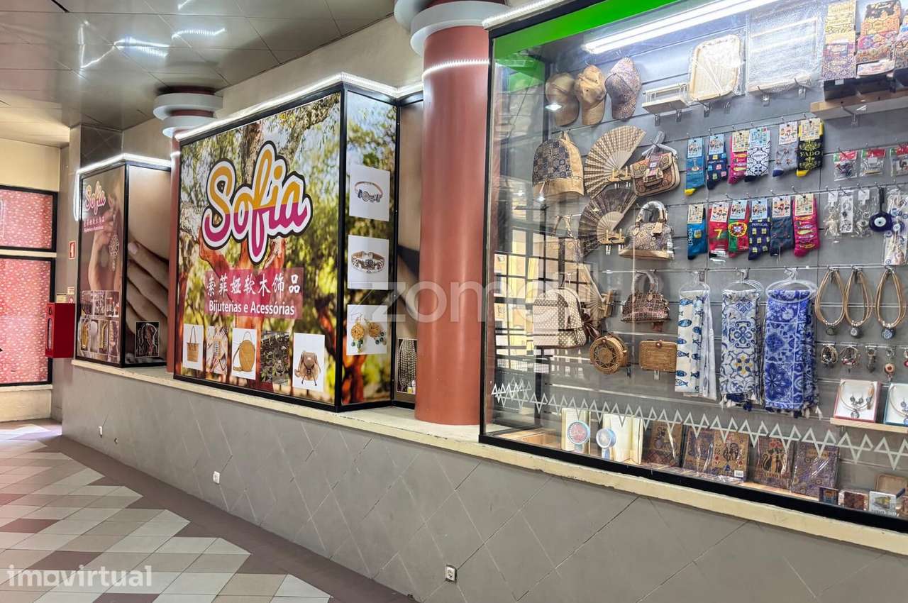 Loja no centro comercial da Mouraria - Grande imagem: 3/17
