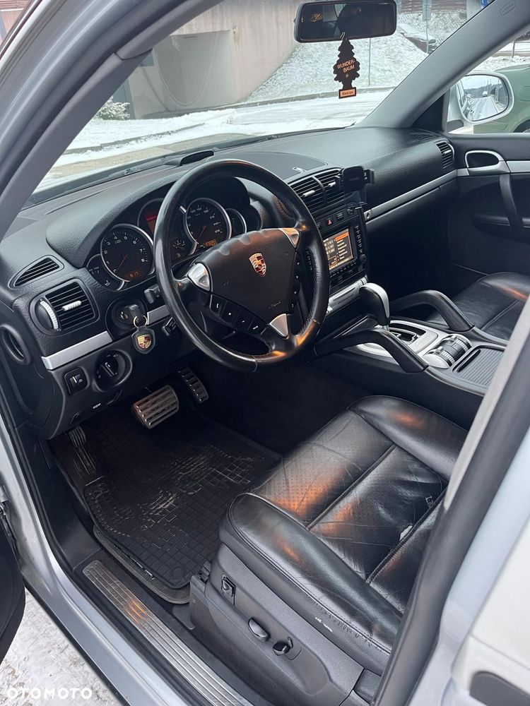 Porsche Cayenne - 11