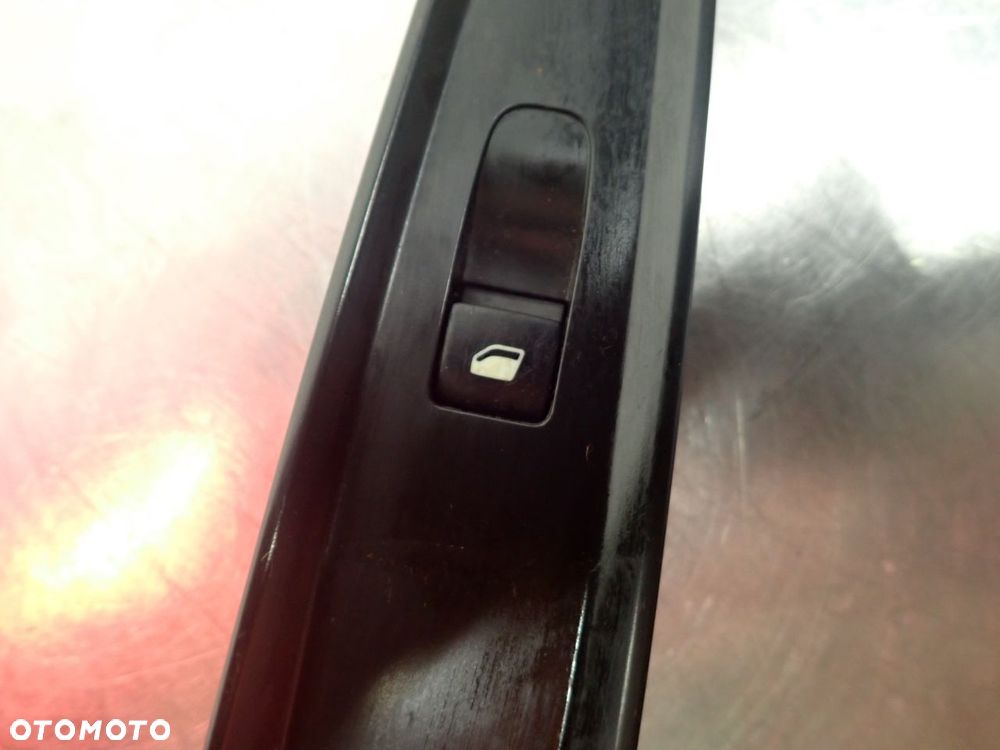 PANEL STEROWANIA SZYBY PASAŻERA CITROEN C4 1.4 - 2