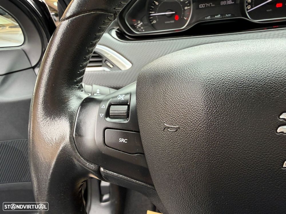 Peugeot 208 1.2 PureTech Style - 16