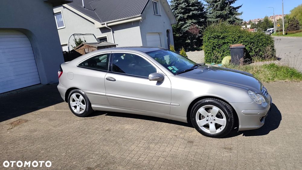 Mercedes-Benz Klasa C 200 Kompressor Automatik Sport Edition - 20