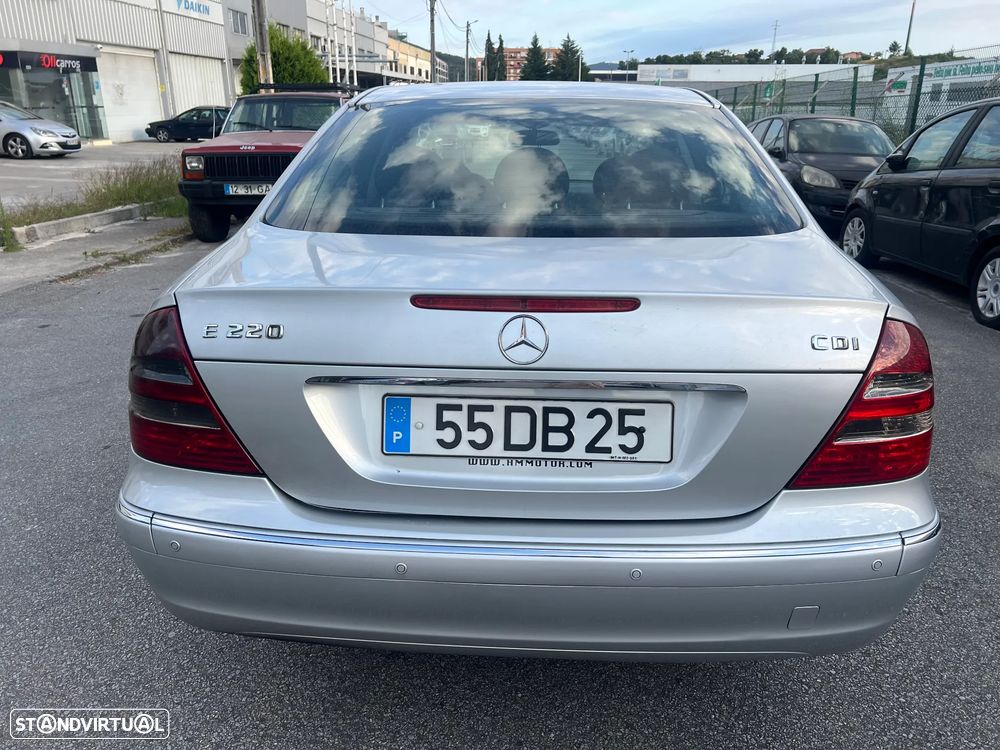 Mercedes-Benz E 220 CDI Auto Elegance - 7
