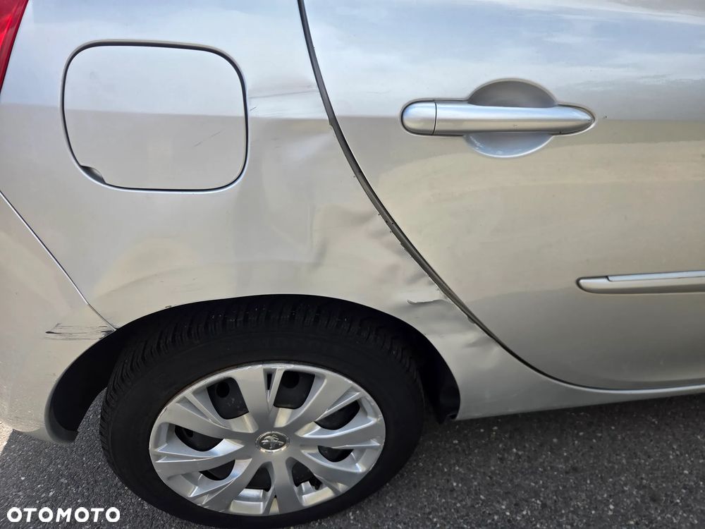 Renault Clio - 10