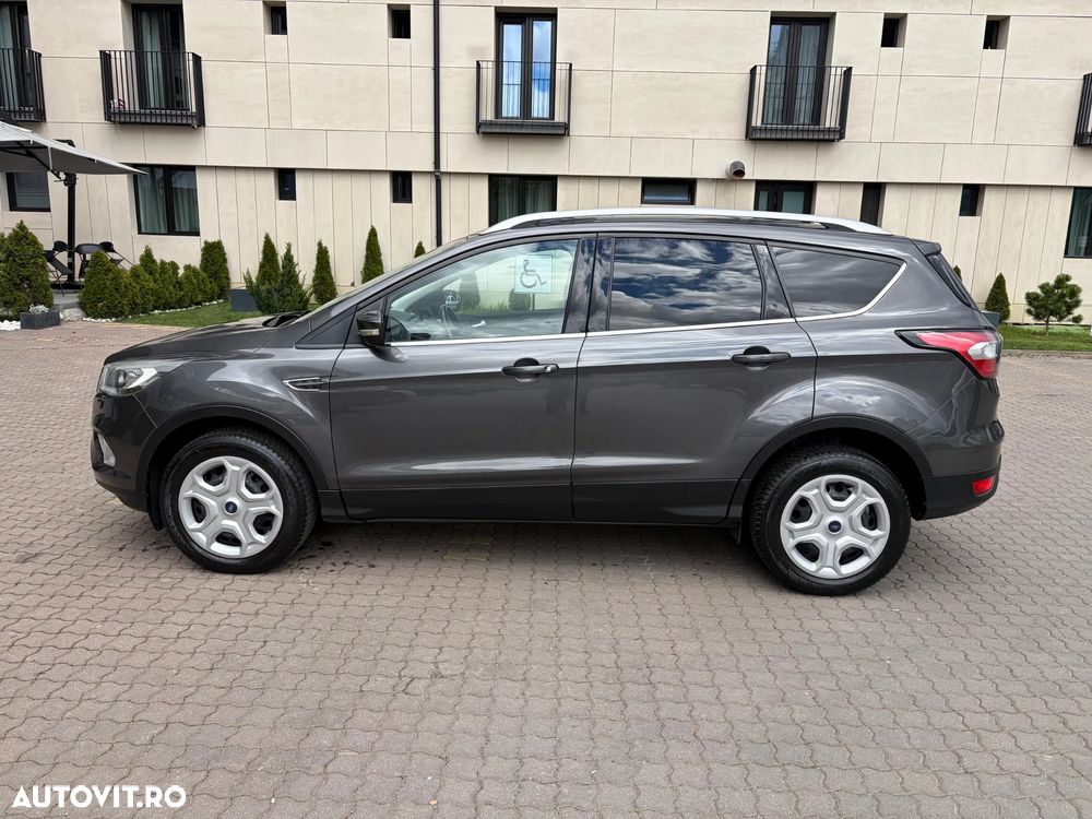 Ford Kuga - 2