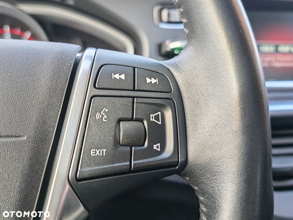 Volvo V40 T3 Drive-E Momentum - 36