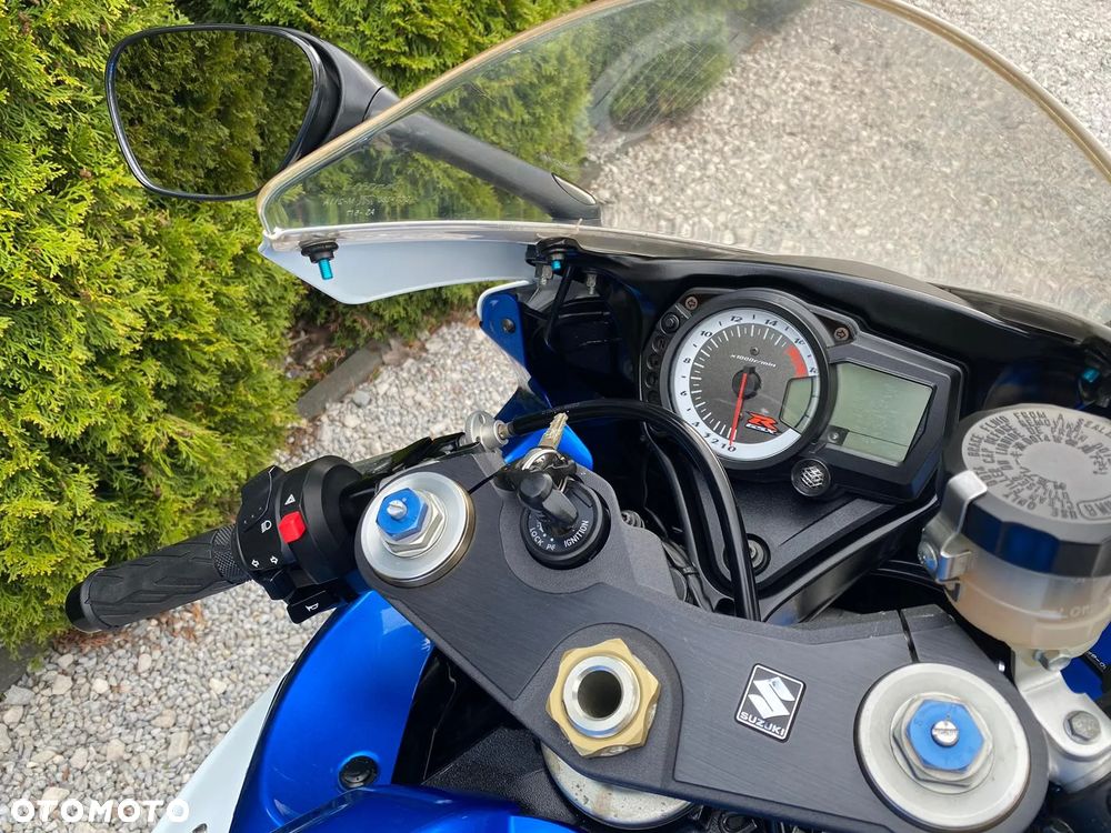 Suzuki GSX-R - 24