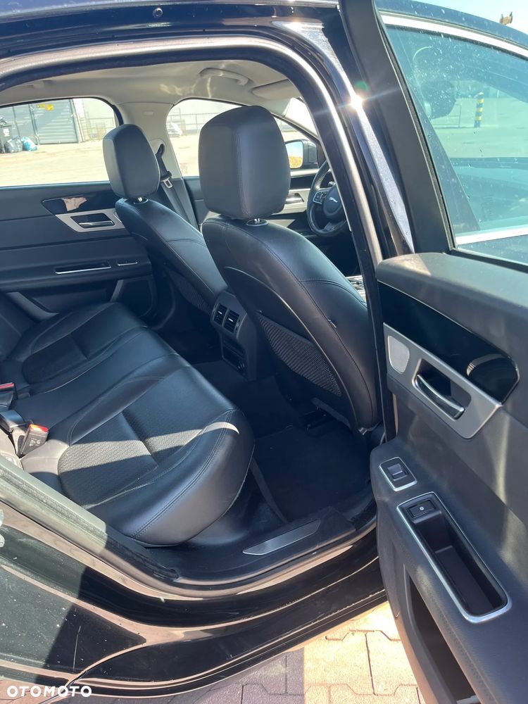 Jaguar XF E-Performance Prestige - 14