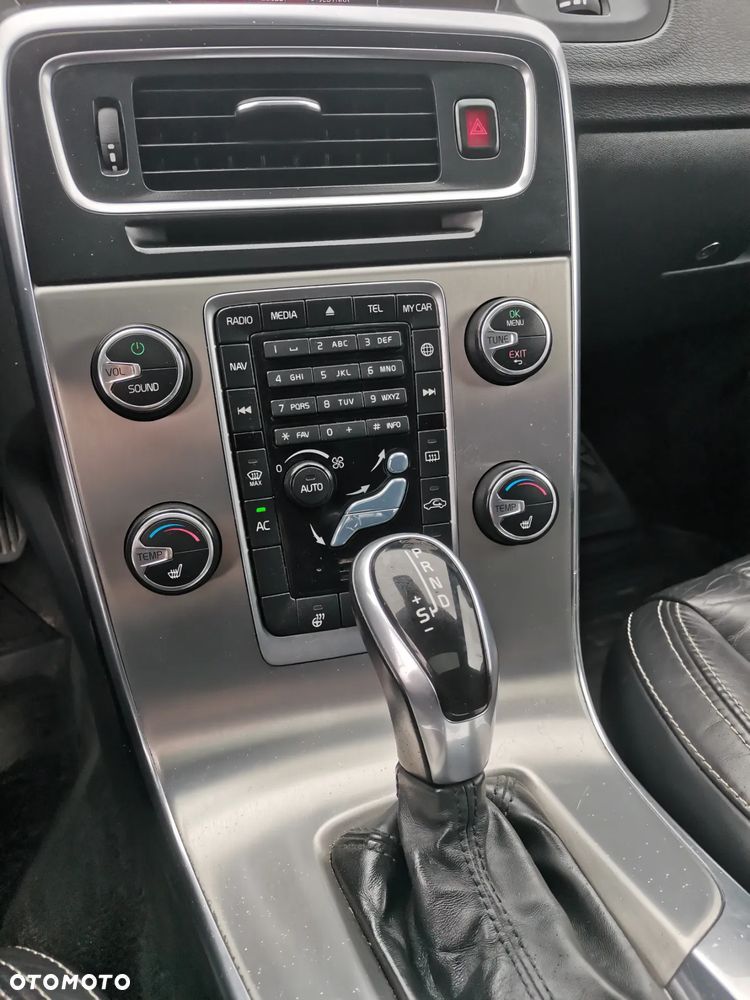 Volvo V60 D4 Drive-E Summum - 24