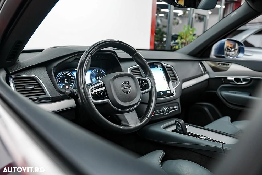 Volvo XC 90 B5 D AWD Geartronic Momentum Pro - 17