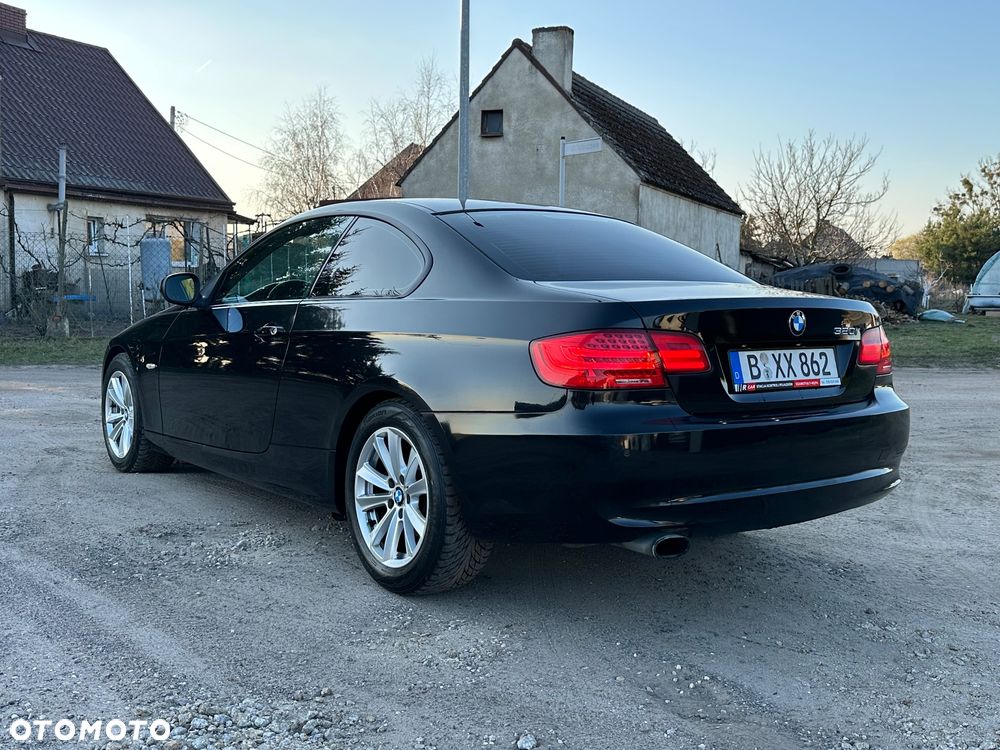 BMW Seria 3 320i - 9