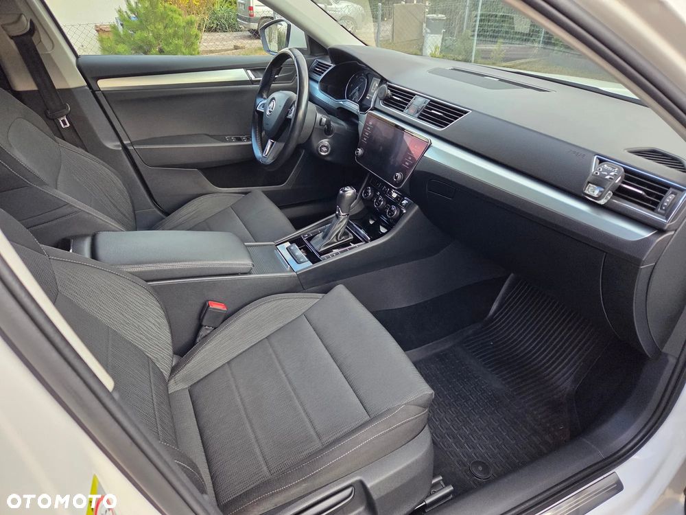 Skoda Superb 2.0 TDI Ambition DSG7 - 6