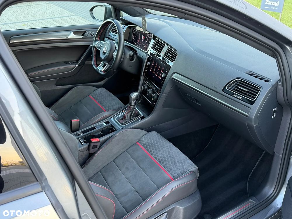 Volkswagen Golf GTI (BlueMotion Technology) DSG Performance - 32