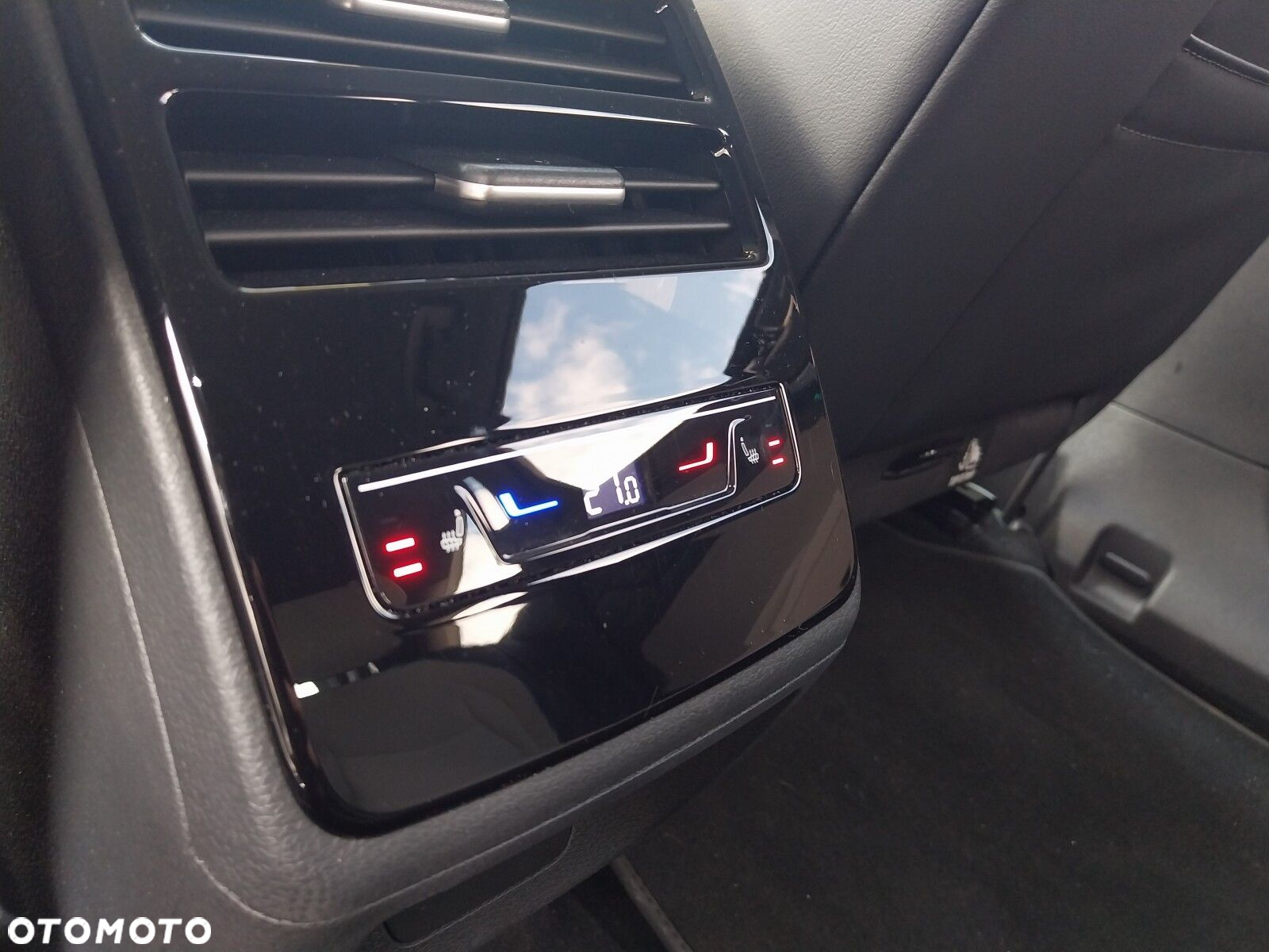 Volkswagen ID.7 77kWh Pro - 33