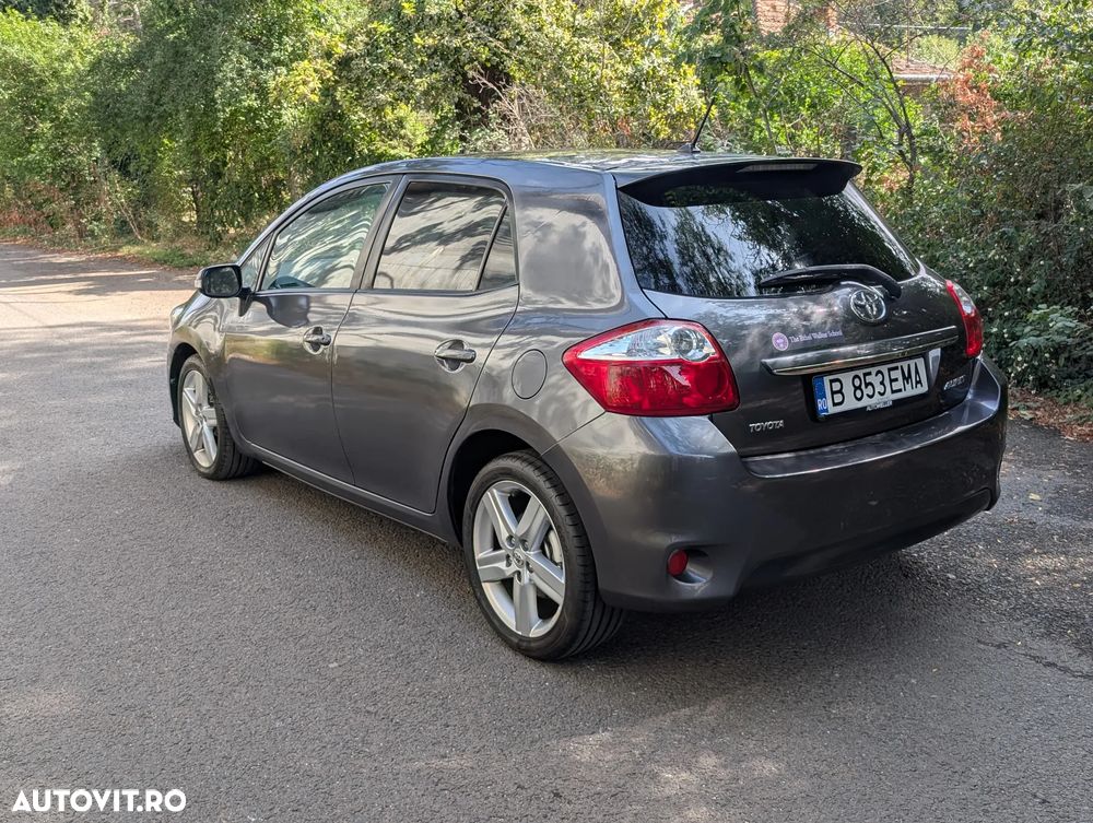 TOYOTA Auris 2011 — imagine 2