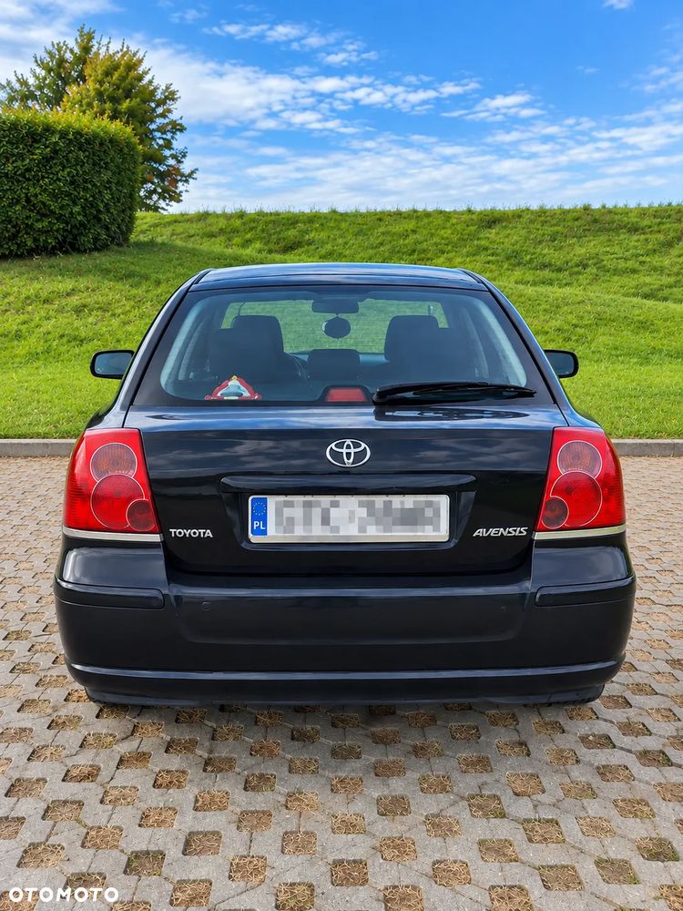 Toyota Avensis 2003 photo 3