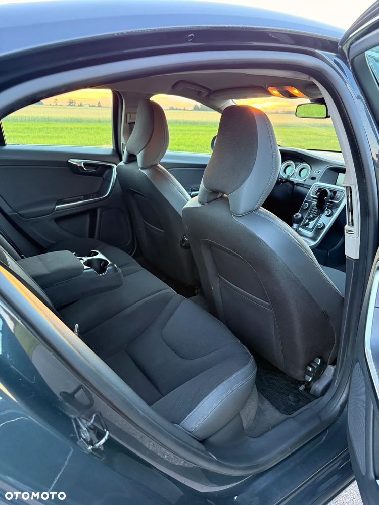 Volvo S60 D3 Kinetic - 11
