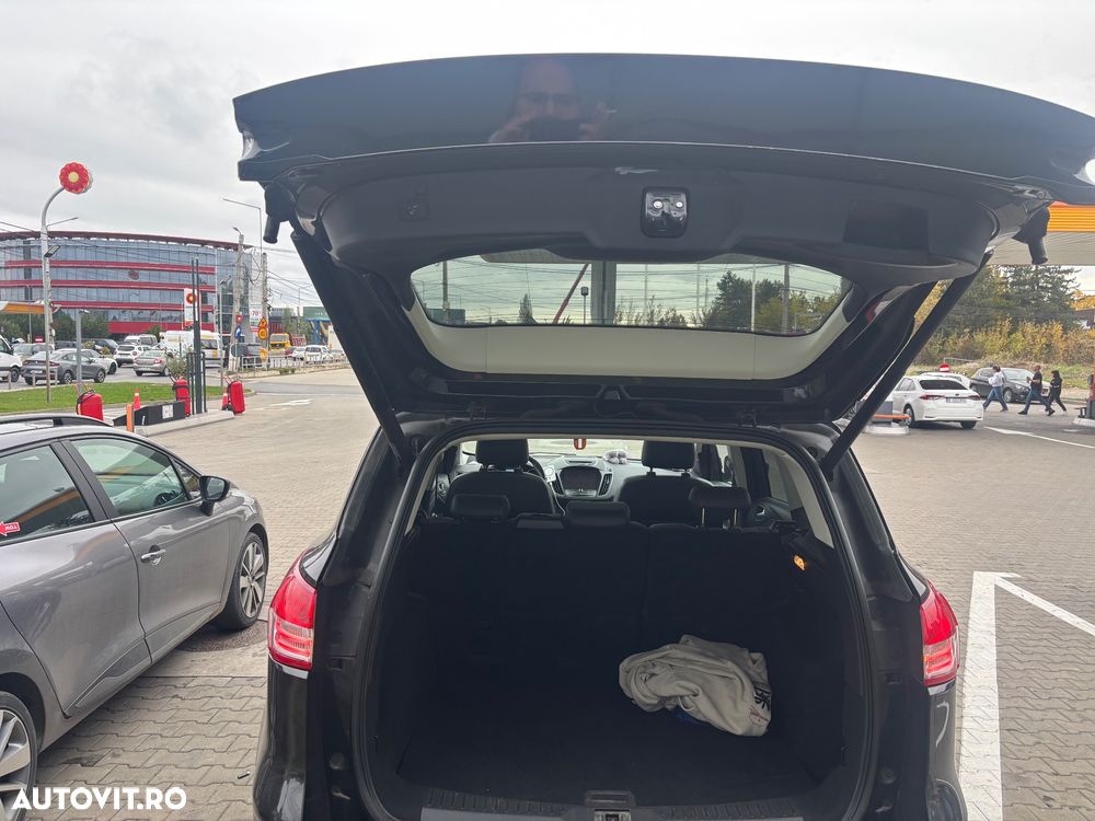 Ford Kuga 2.0 TDCi 4WD Powershift Titanium - 10