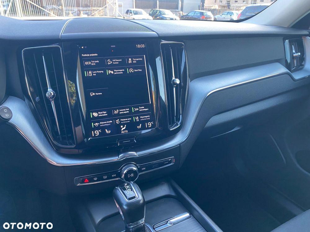 Volvo XC 60 D4 AWD Momentum - 25