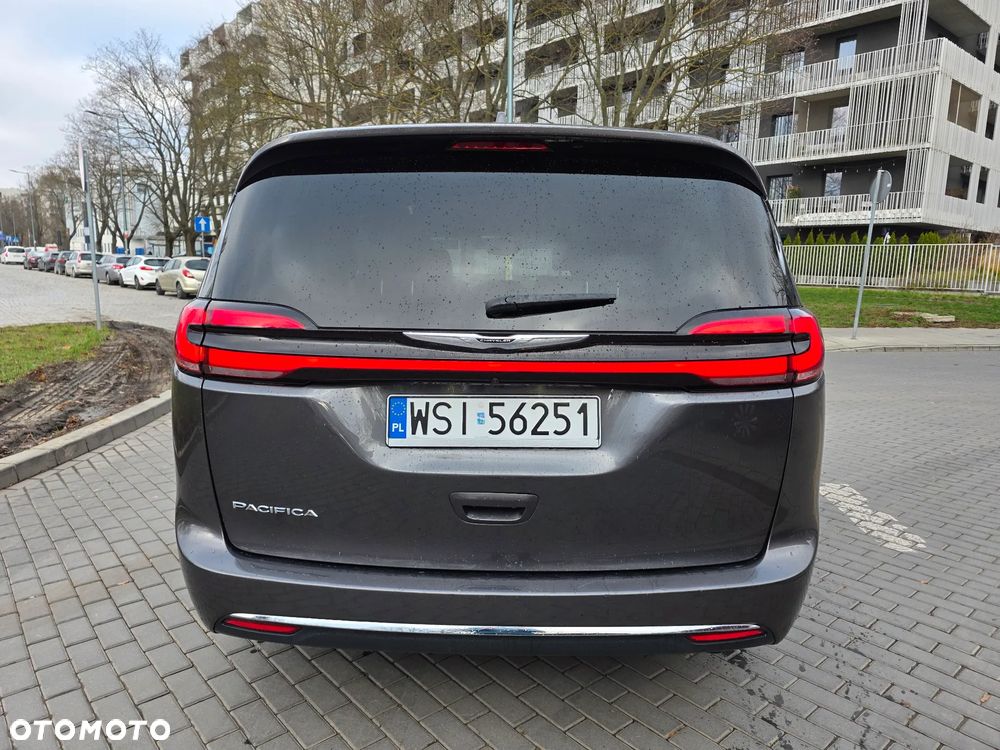 Chrysler Pacifica - 26