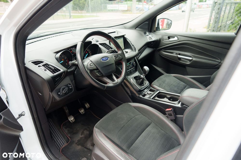 Ford Kuga 1.5 EcoBoost 2x4 ST-Line - 8
