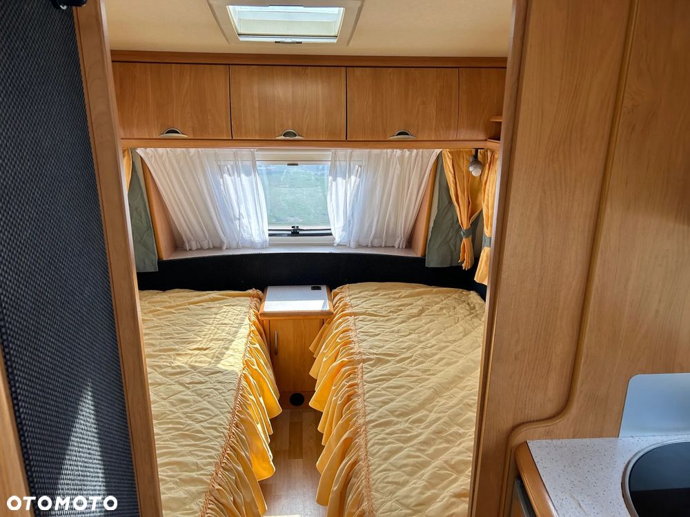 Hobby 495 zadbana z przedsionkiem i napędem - 6