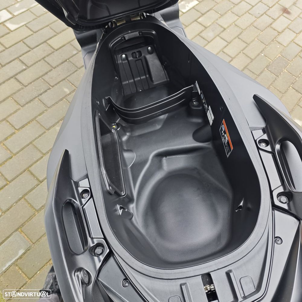 Honda Forza 125 - 10