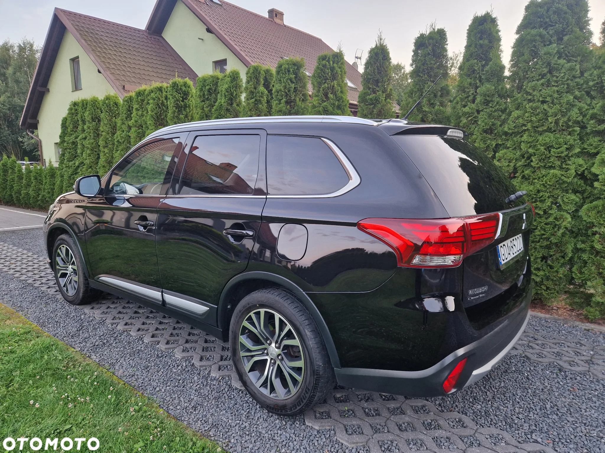 Mitsubishi Outlander 2.2 DID Intense + 4WD - 6