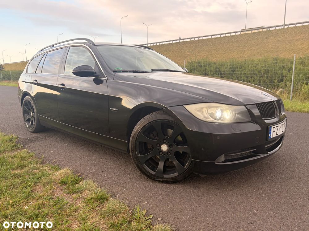 BMW Seria 3 325i - 1