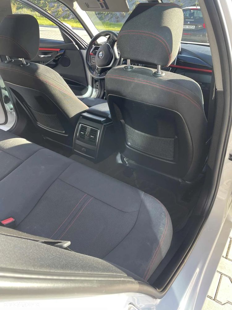 BMW Seria 3 318d Sport Line - 16