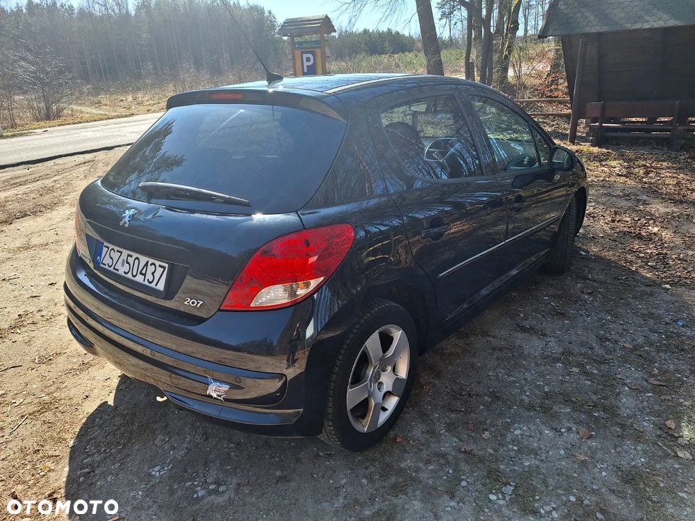 Peugeot 207 - 13