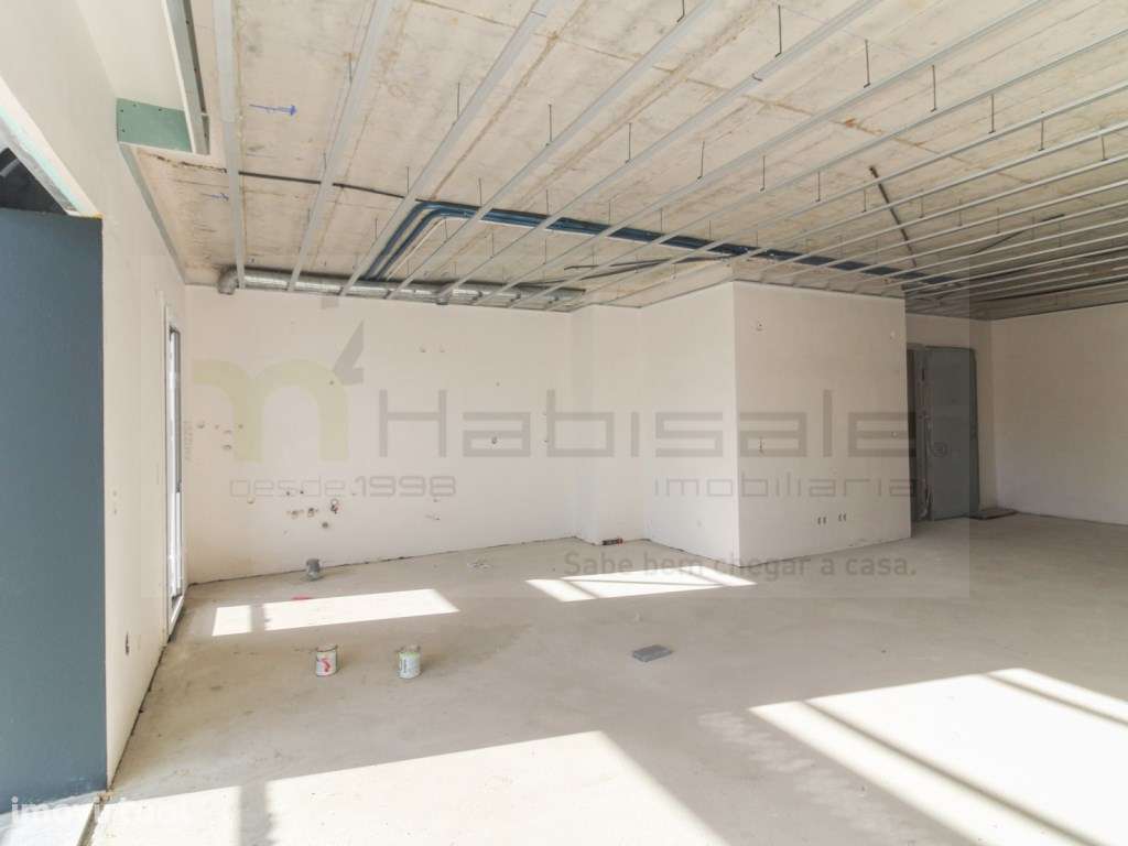 Apartamento T3 com boas áreas e garagem | Paradela, Santo António d... - Grande imagem: 5/21