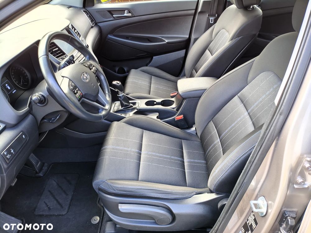 Hyundai Tucson blue 1.6 GDi 2WD Navi - 14