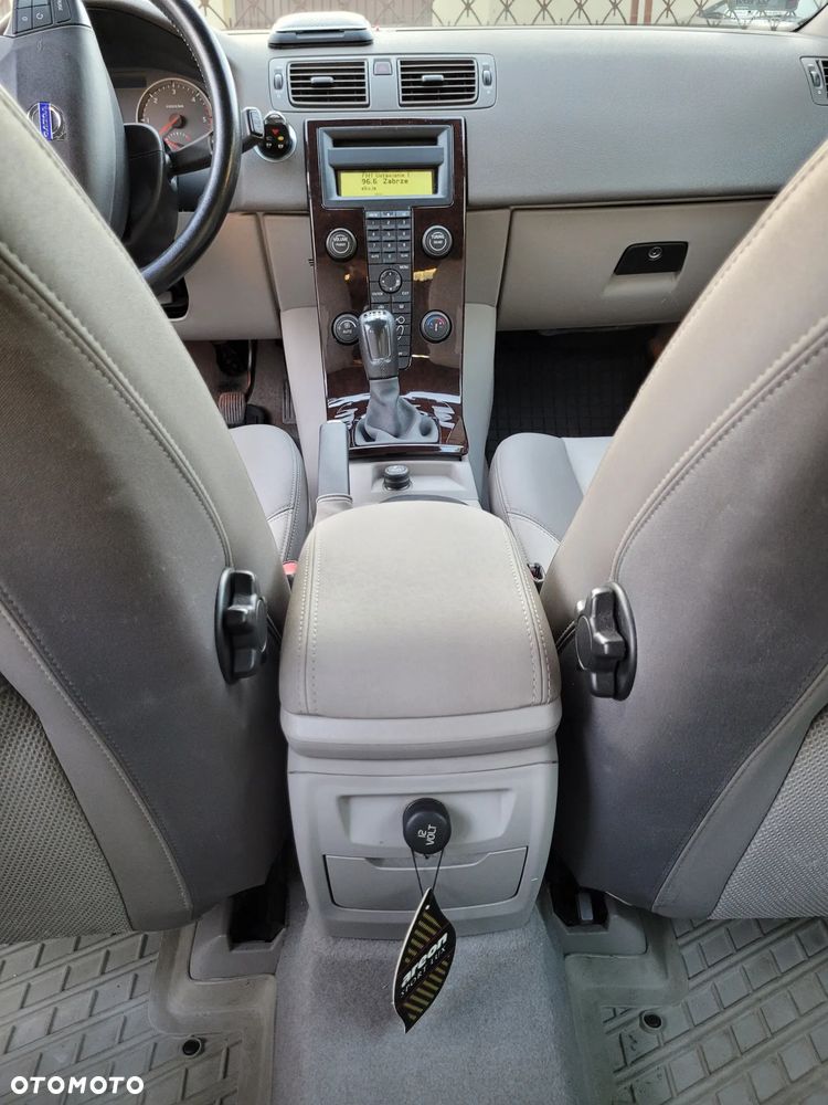 Volvo V50 2.0D - 19
