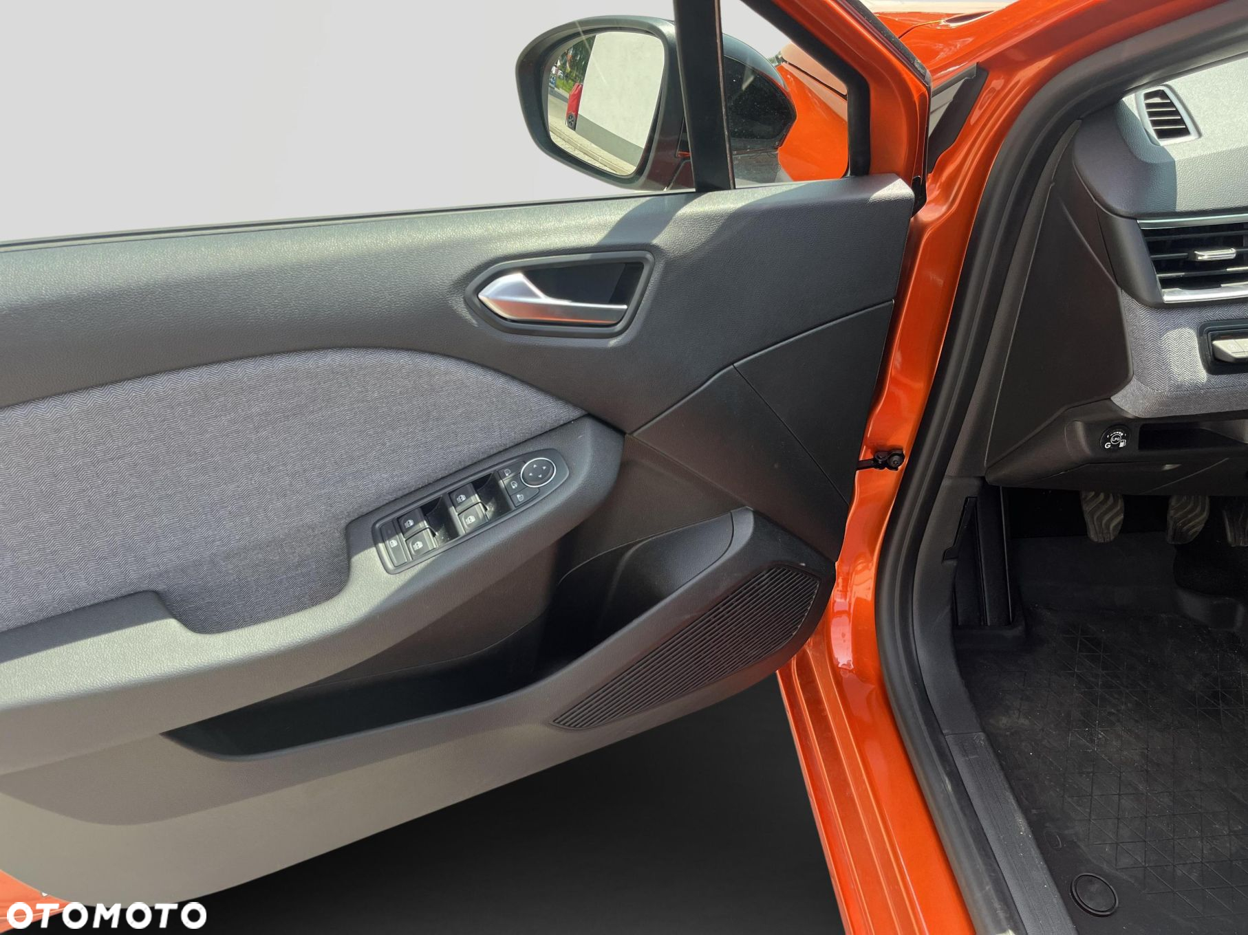 Renault Clio 1.0 TCe Techno - 10