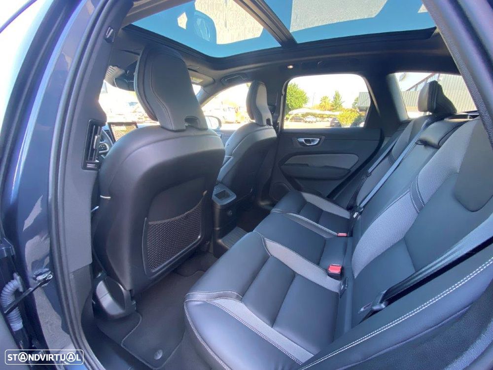 Volvo XC 60 2.0 T6 PHEV Black Edition - 15