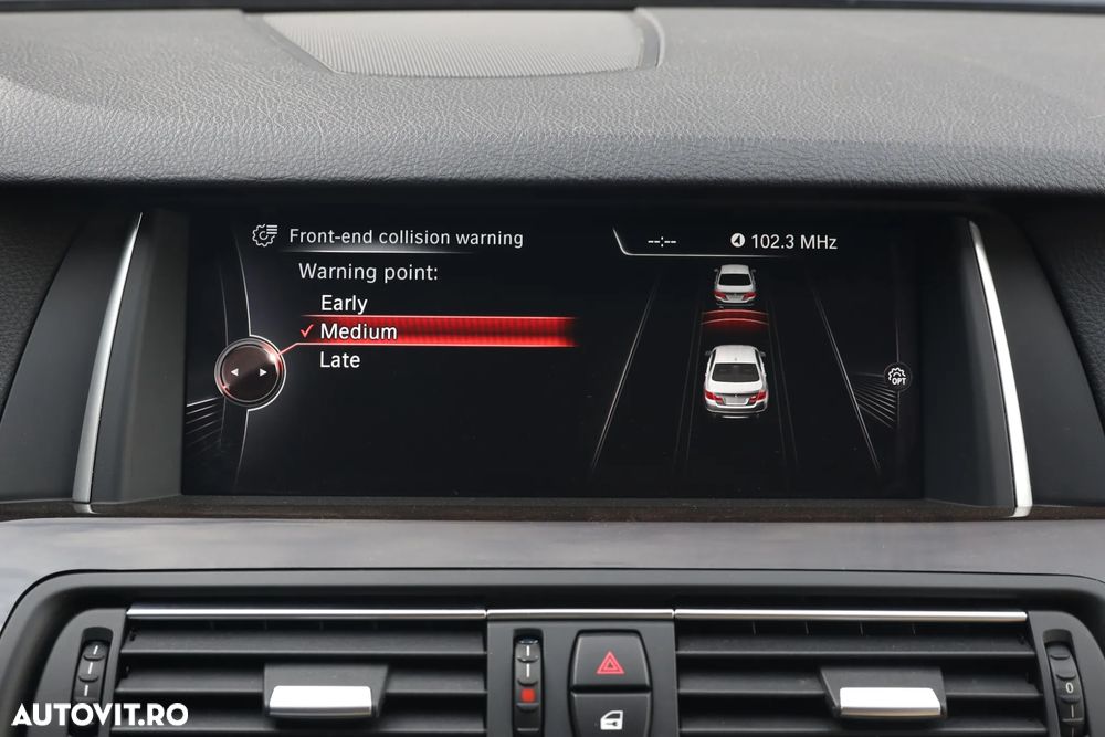 BMW Seria 5 520d Aut. Luxury Line - 29