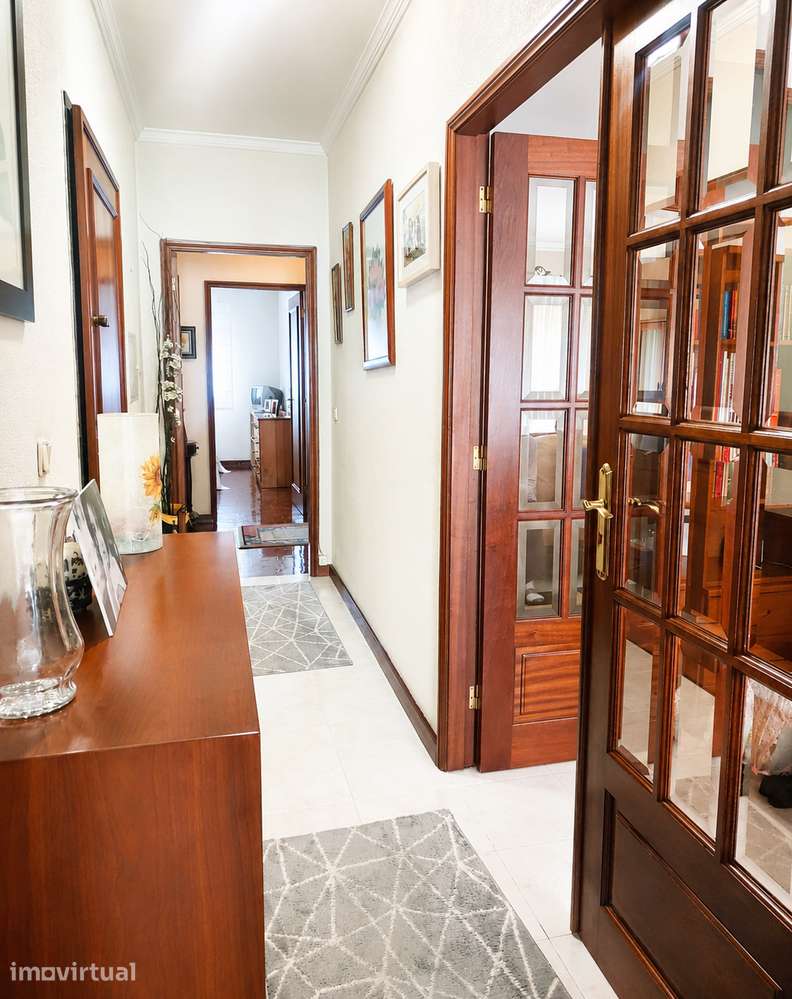 Apartamento T2 + 1 com garagem e varanda em Gondomar - Grande imagem: 2/14