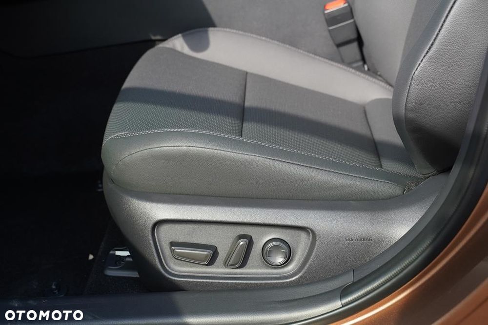 Toyota Camry 2.5 Hybrid Dynamic Force Prestige e-CVT - 12